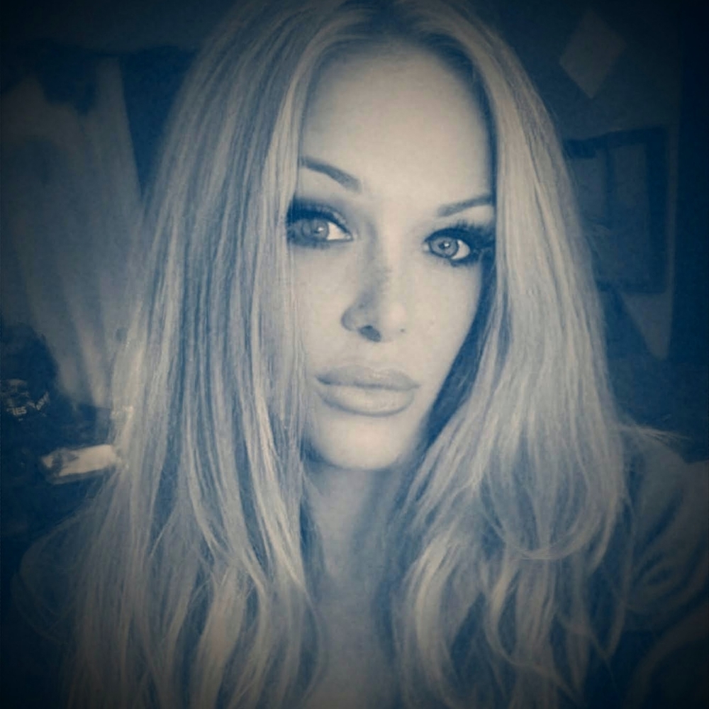 Meet your Posher, Kandi